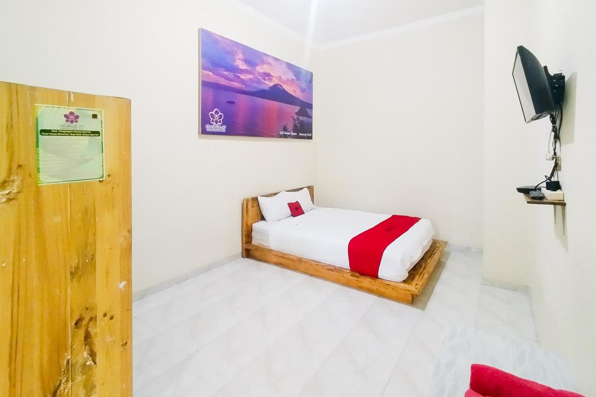 Отель Reddoorz Syariah At Shakira Alesha Enggal Бандар-Лампунг Экстерьер фото